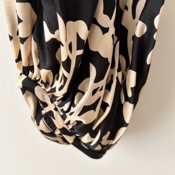 Harold's 100% Silk Floral Wrap Dress - Picture 7 of 16